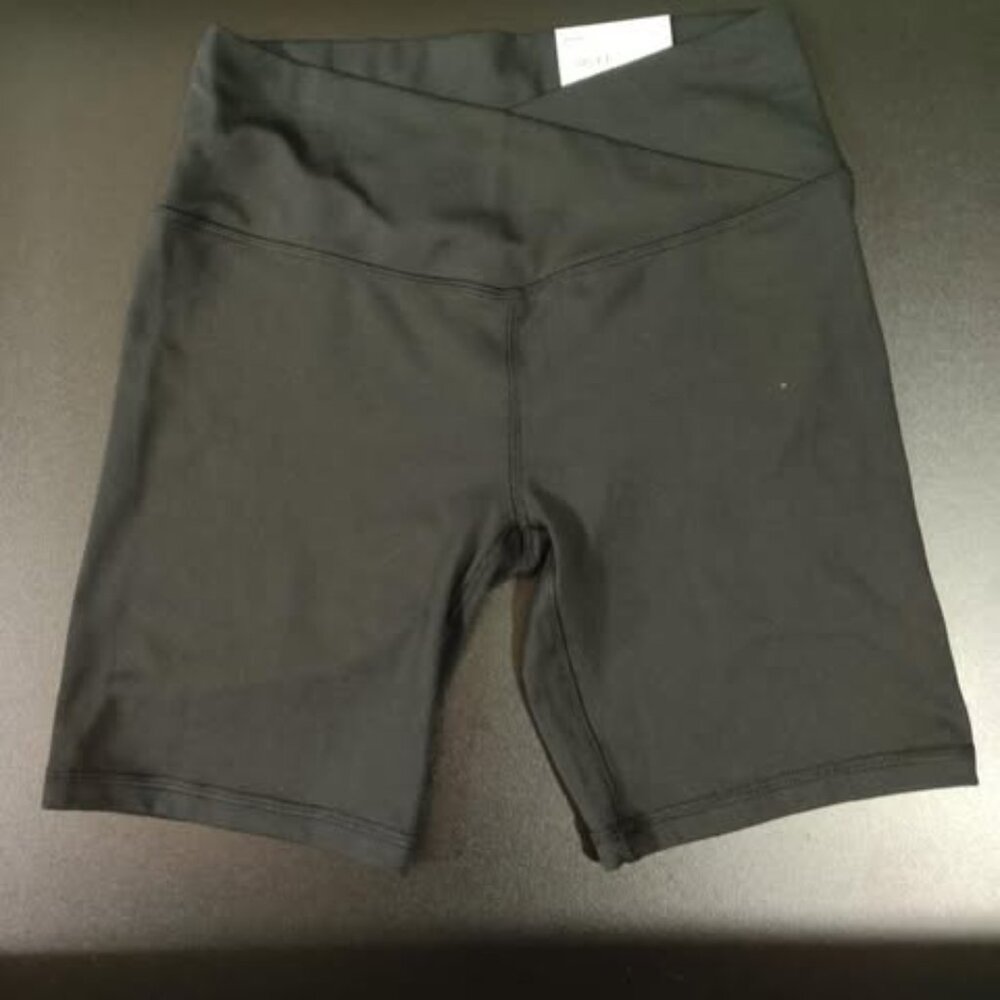 Sporty Mid-rise Bike Shorts Size S